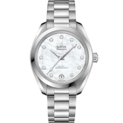 Quadrante madreperla elegante con dettagli raffinati dell’Omega Seamaster Aqua Terra 34 mm modello 220.10.34.20.55.001.